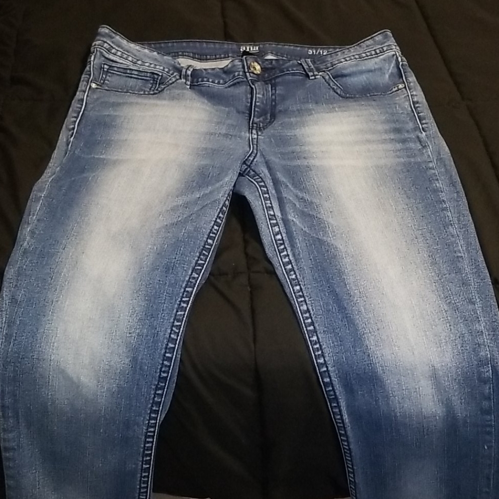 Woman's Ana Jeans